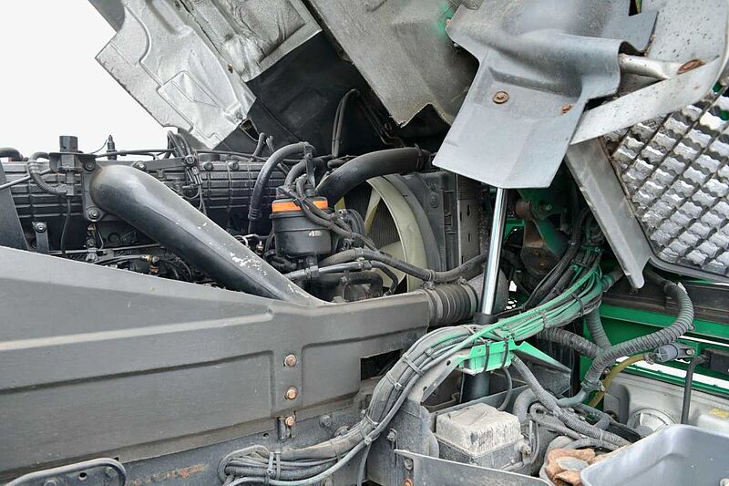 Iveco MP190 Tankwagen