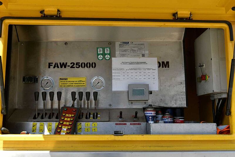 Mercedes-Benz 4146 Falkom Abschleppwagen