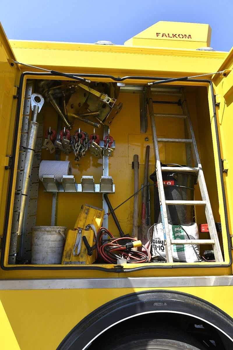 Mercedes-Benz 4146 Falkom Abschleppwagen