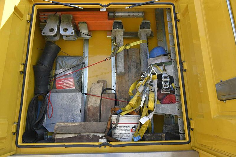 Mercedes-Benz 4146 Falkom Abschleppwagen